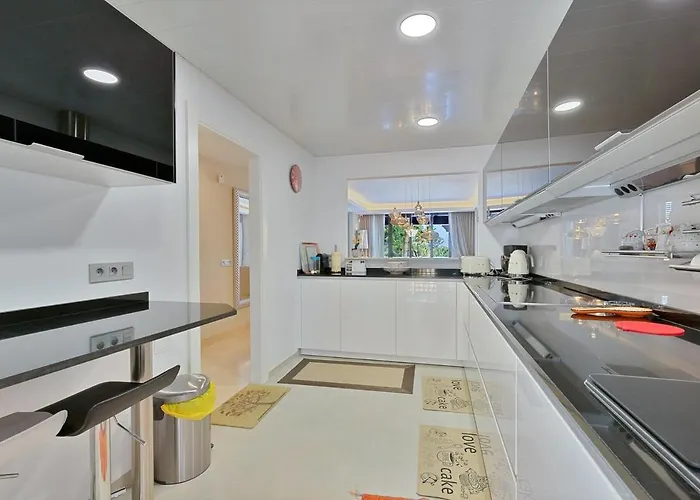 Penthouse By The Apartment *