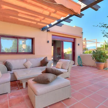 Penthouse By The Марбелья