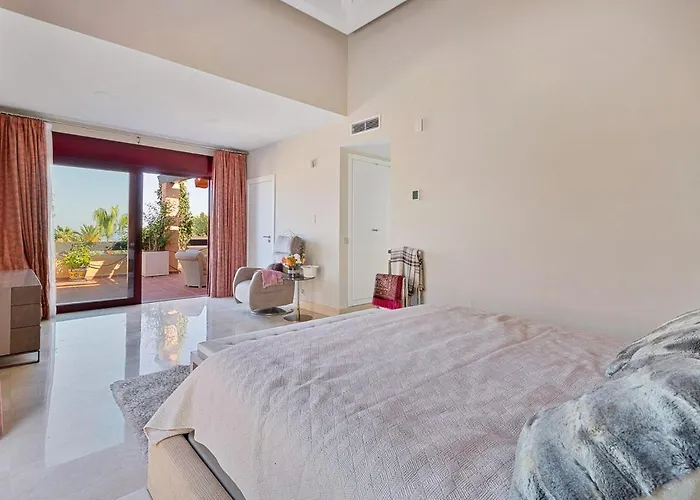 Penthouse By The Apartament